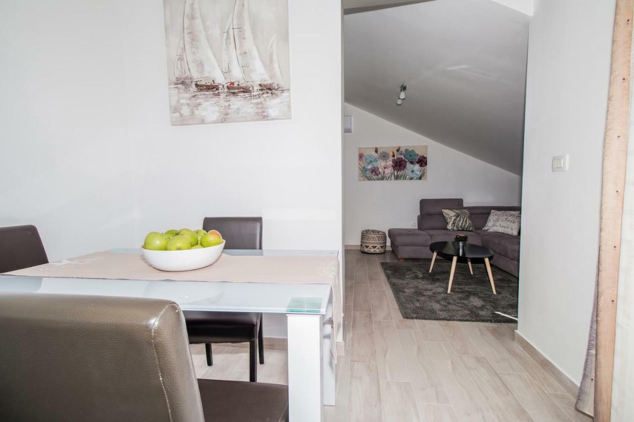 Apartment Hera With Balcony And Free Parking ザダル エクステリア 写真