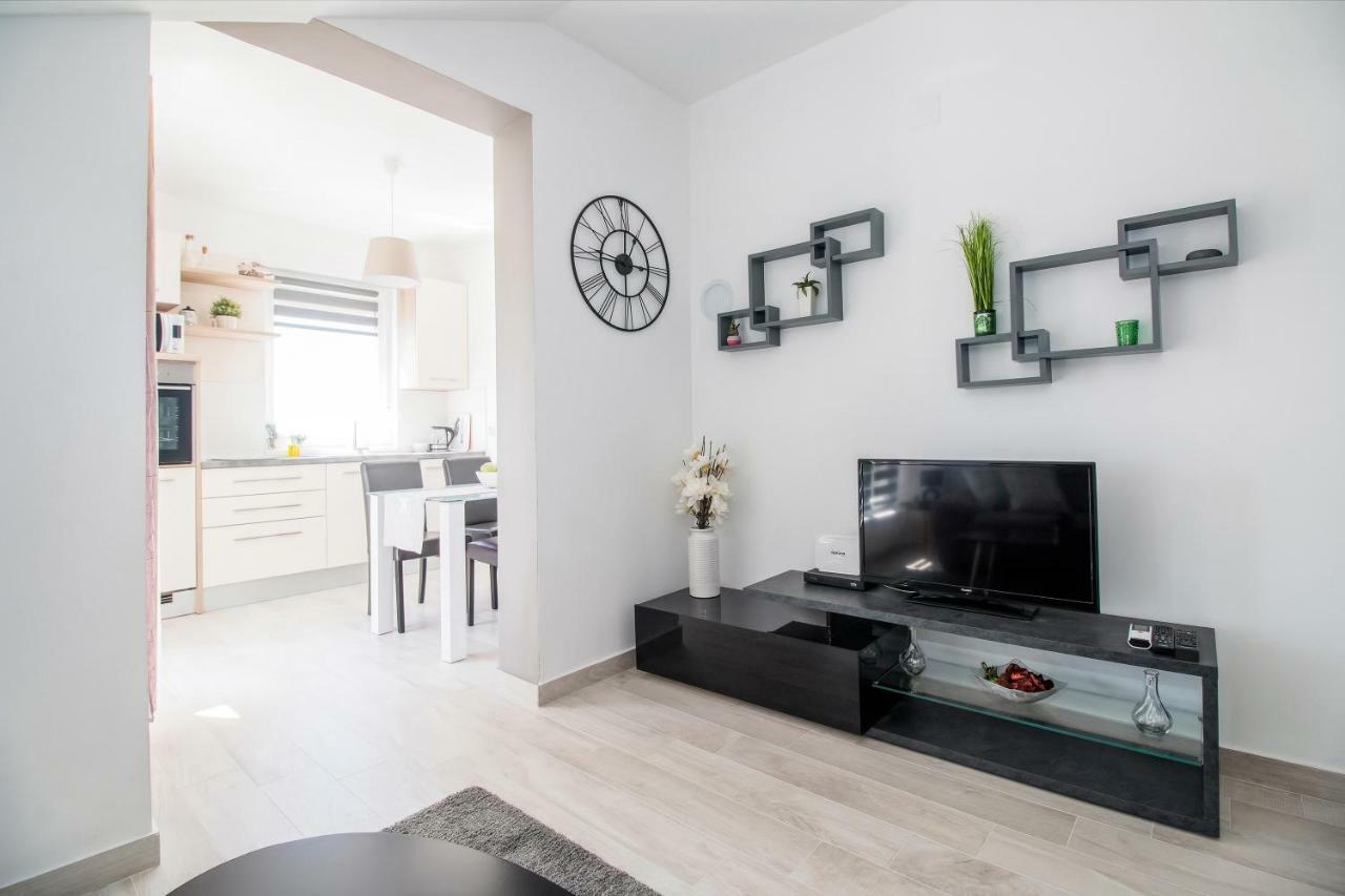 Apartment Hera With Balcony And Free Parking ザダル エクステリア 写真