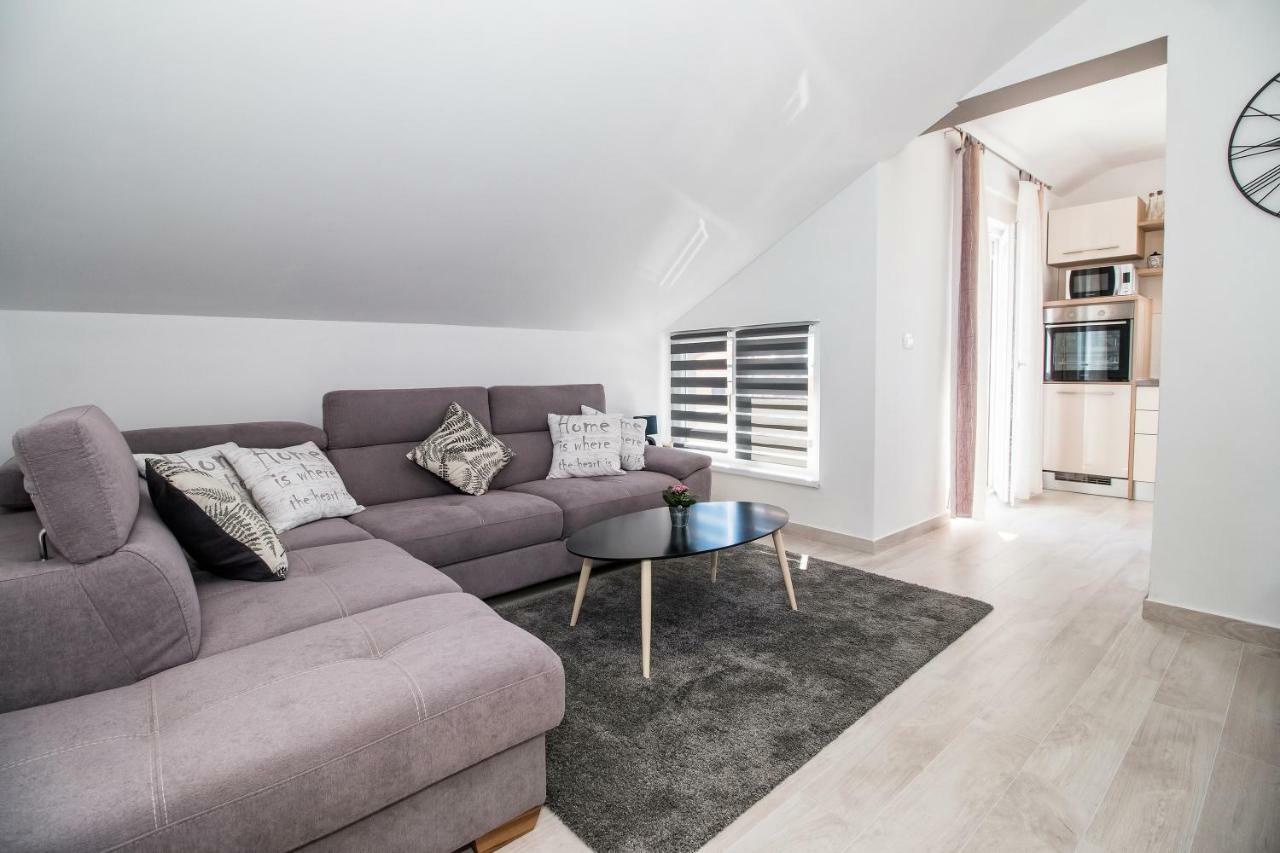 Apartment Hera With Balcony And Free Parking ザダル エクステリア 写真
